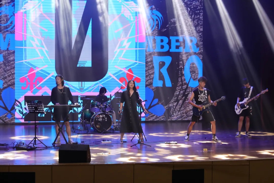 零号乐队 Performance